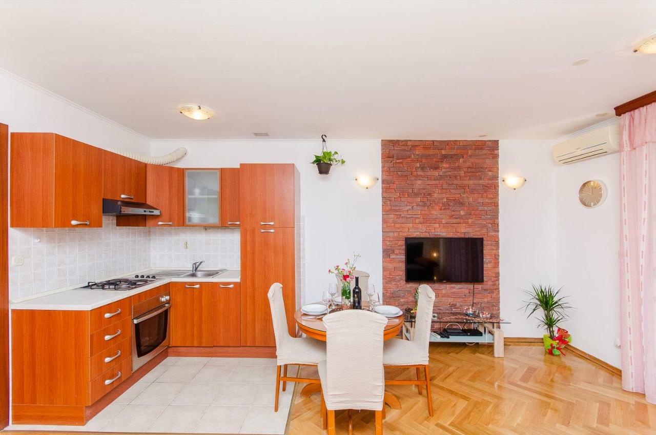Apartment Lucija Σπλιτ Εξωτερικό φωτογραφία